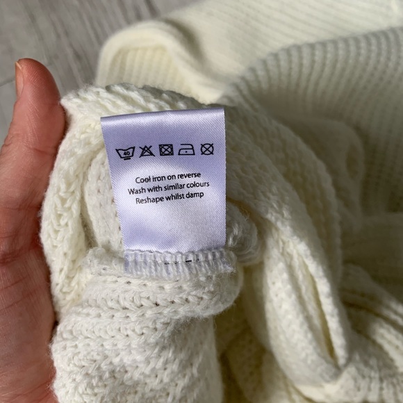 Pretty Little Thing Backless Sweater | PLT - Picture 6 of 8